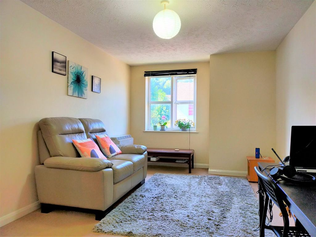 Property photo 2 of 7