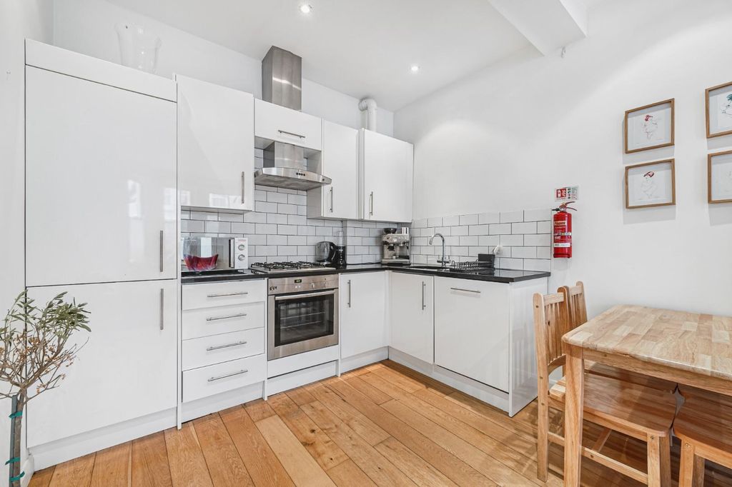 Property photo 2 of 8 Gff, 45 Southerton Road-6.Jpg