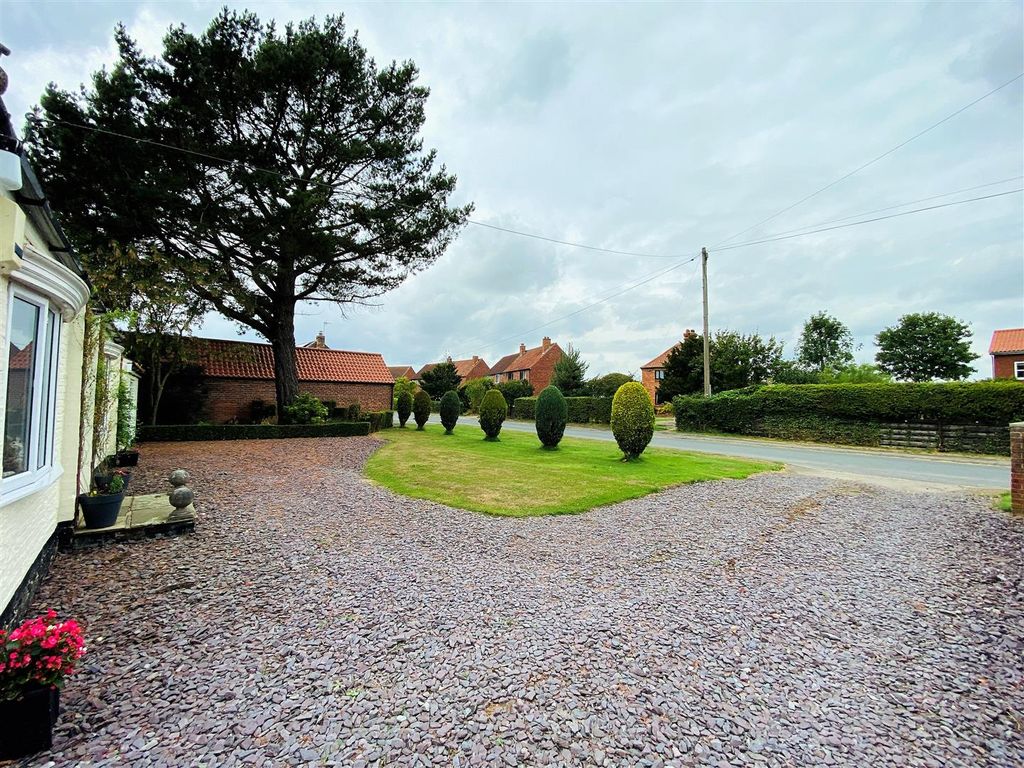 Property photo 3 of 31