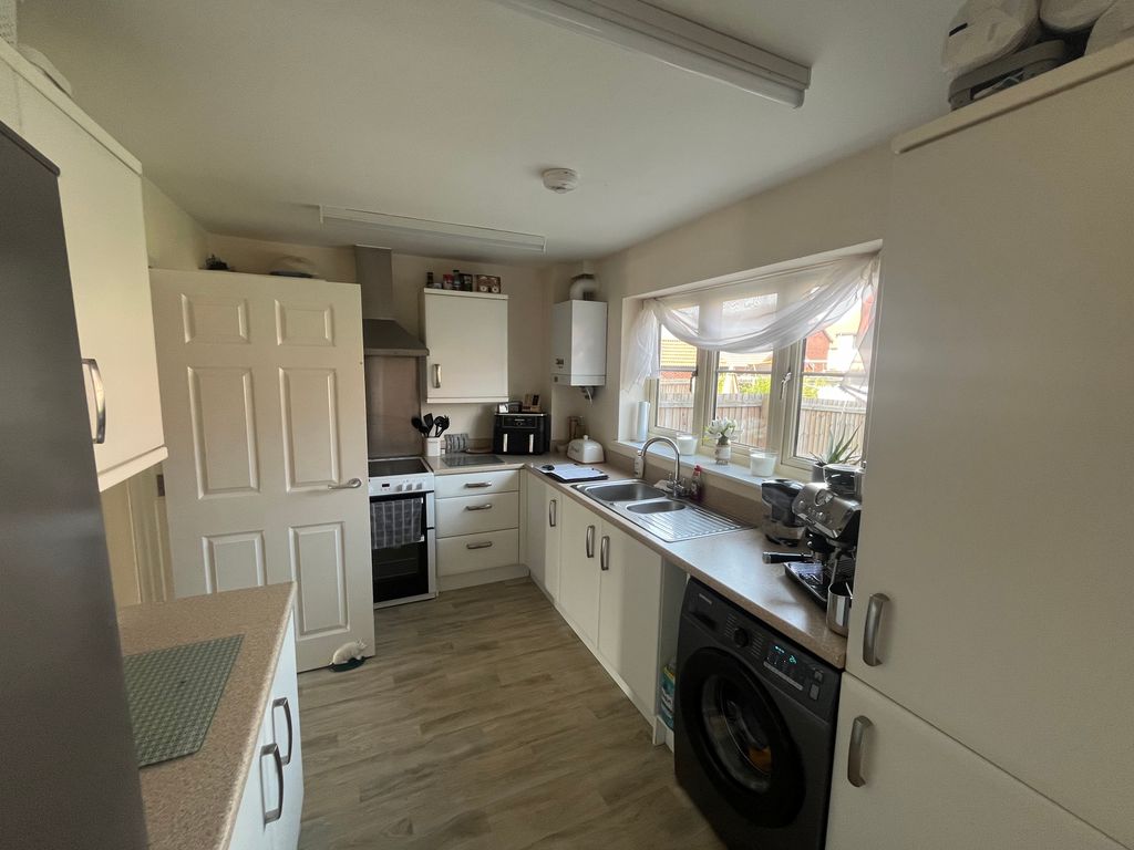 Property photo 2 of 16 Image