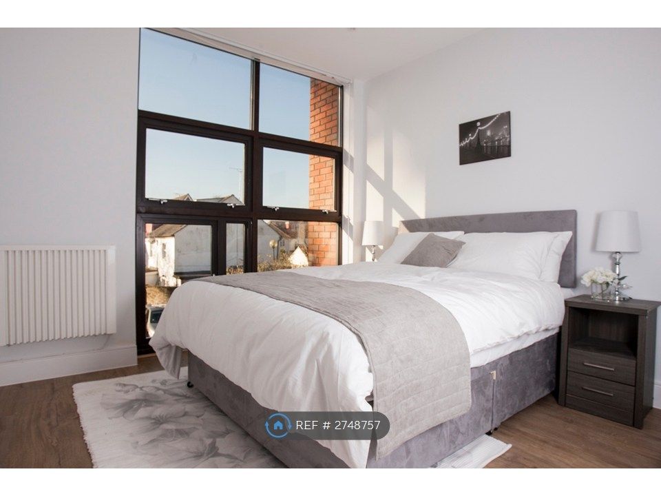 Property photo 3 of 8 Bedroom (Furnishings Not Included))