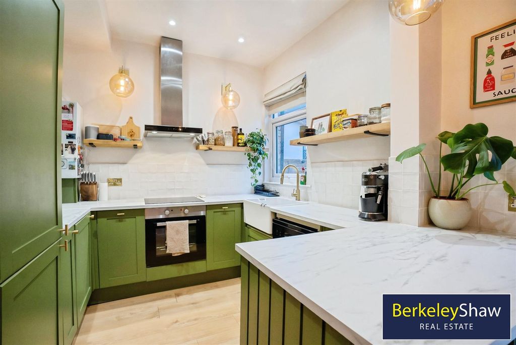 Property photo 3 of 20 Kitchen Diner (2)