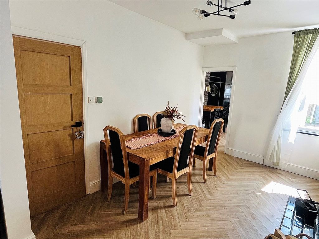 Property photo 3 of 13 Diner