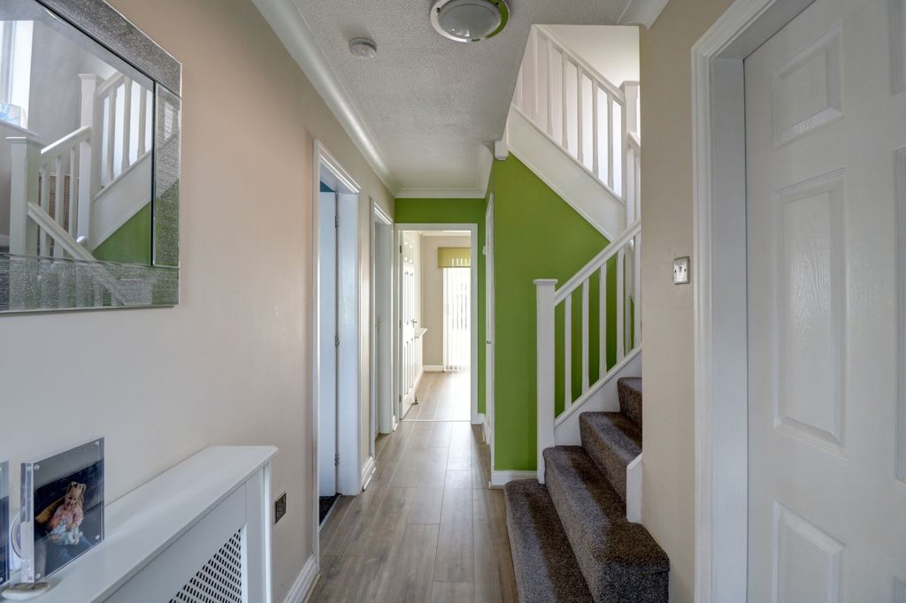 Property photo 2 of 22 Hallway