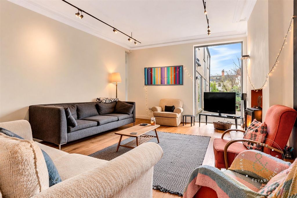 Property photo 2 of 28 Cathedral Rd Decl (11).Jpg