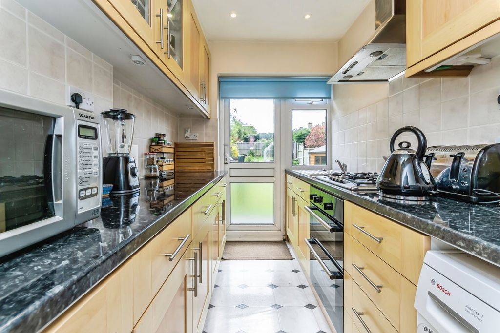 Property photo 3 of 14 Kitchen