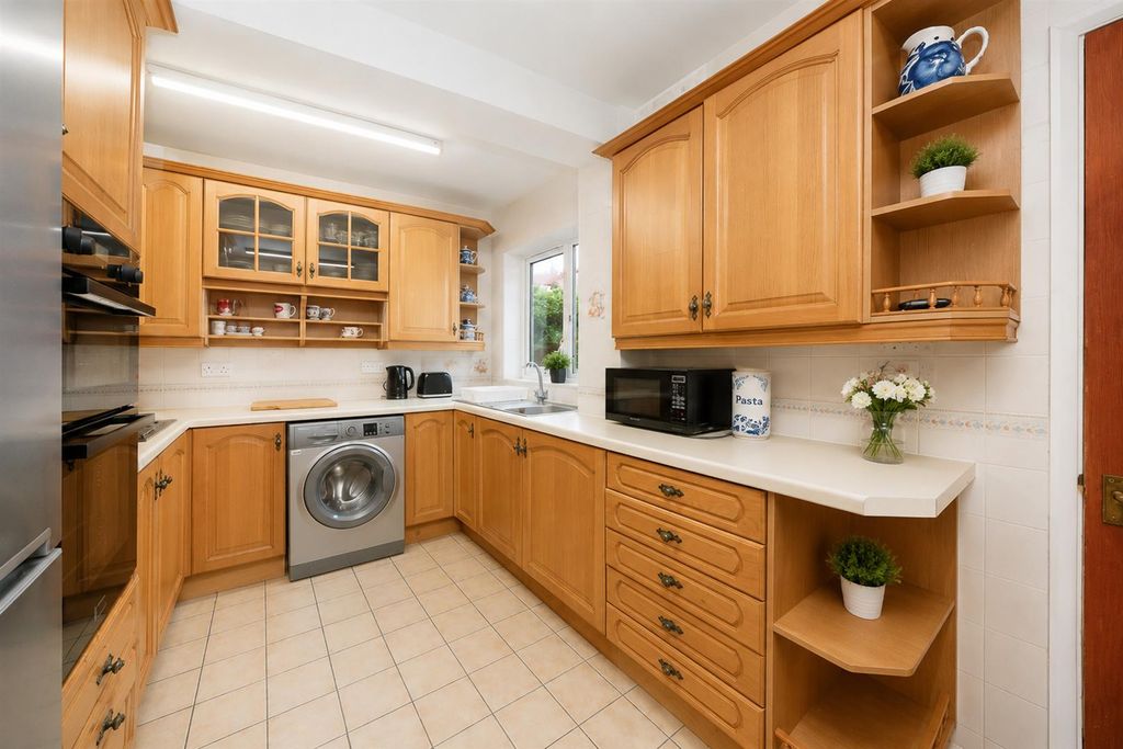 Property photo 3 of 23 32-Coombes-Road-1015.Jpg