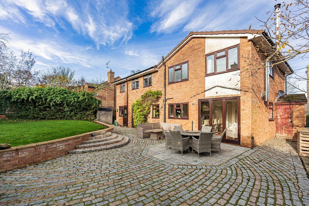 Property photo 3 of 28 Rear