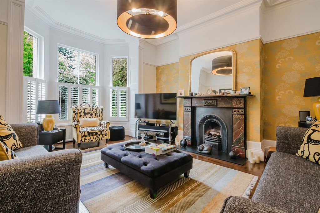 Property photo 2 of 40 Sitting Room