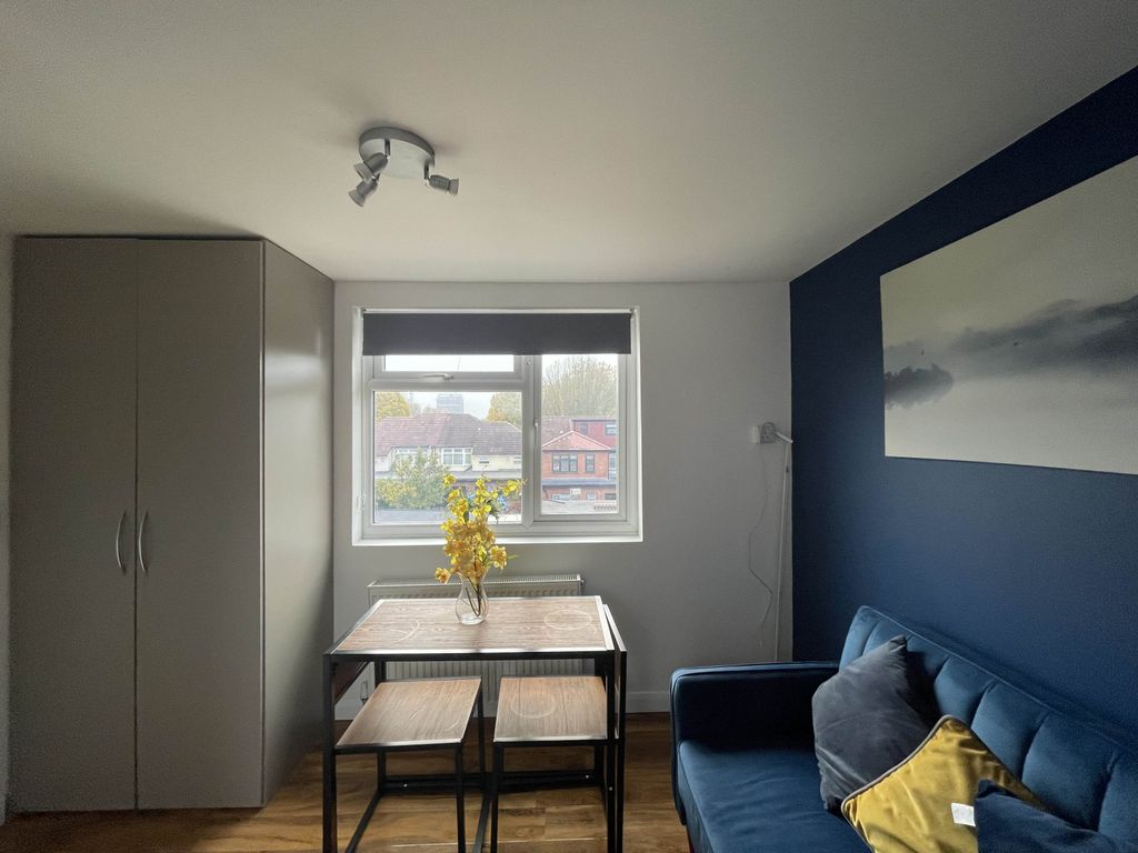 Property photo 2 of 8 Gallery