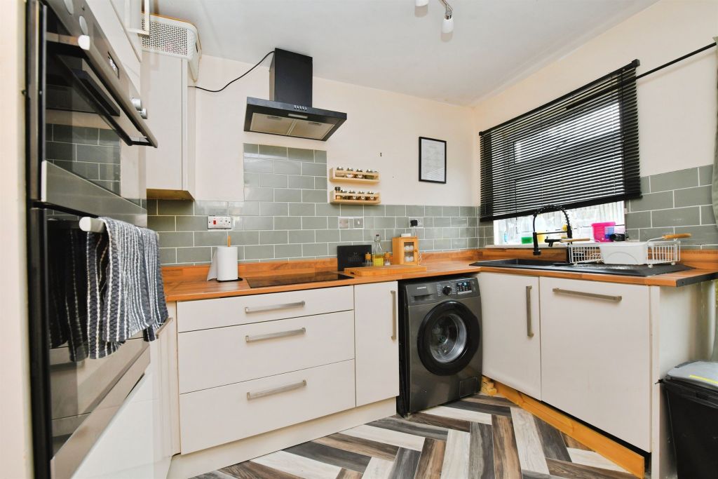 Property photo 3 of 18