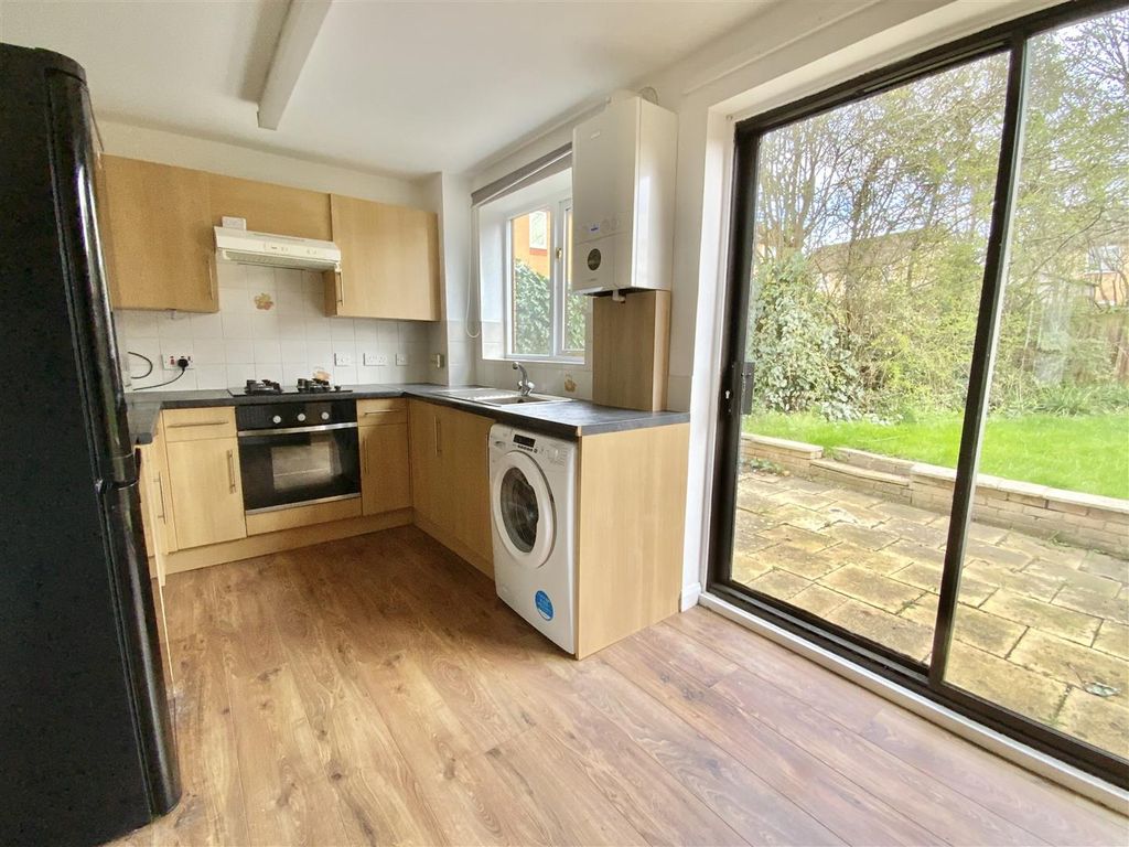 Property photo 3 of 9 Kitchen/ Dining Room