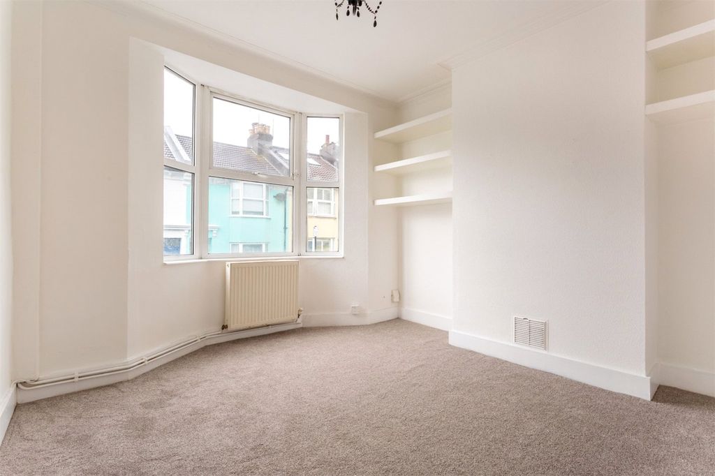 Property photo 2 of 16 Picture No. 31