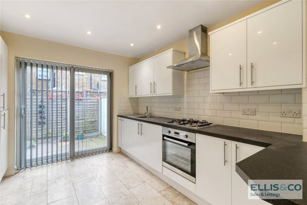 Property photo 1 of 17 Picture No. 25
