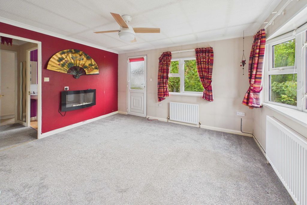 Property photo 3 of 11 Photo 2