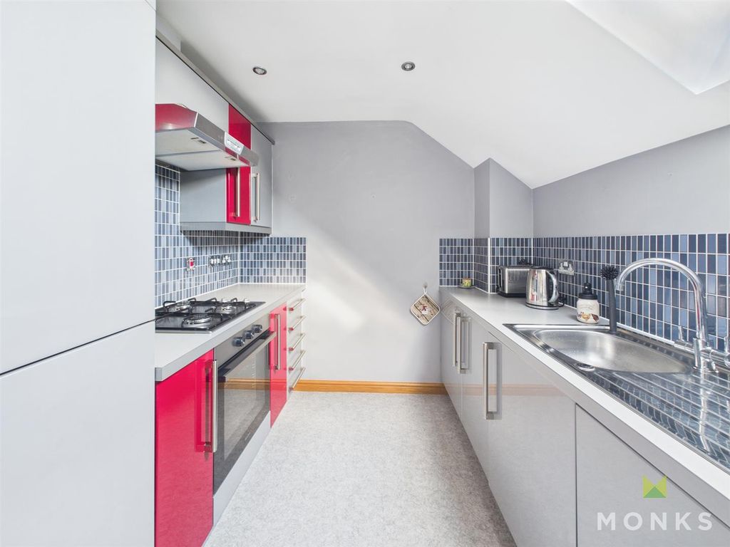 Property photo 3 of 9 Cam01520G0-Pr0256-Still005.Jpg