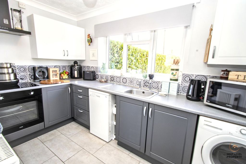 Property photo 2 of 26 Kitchen
