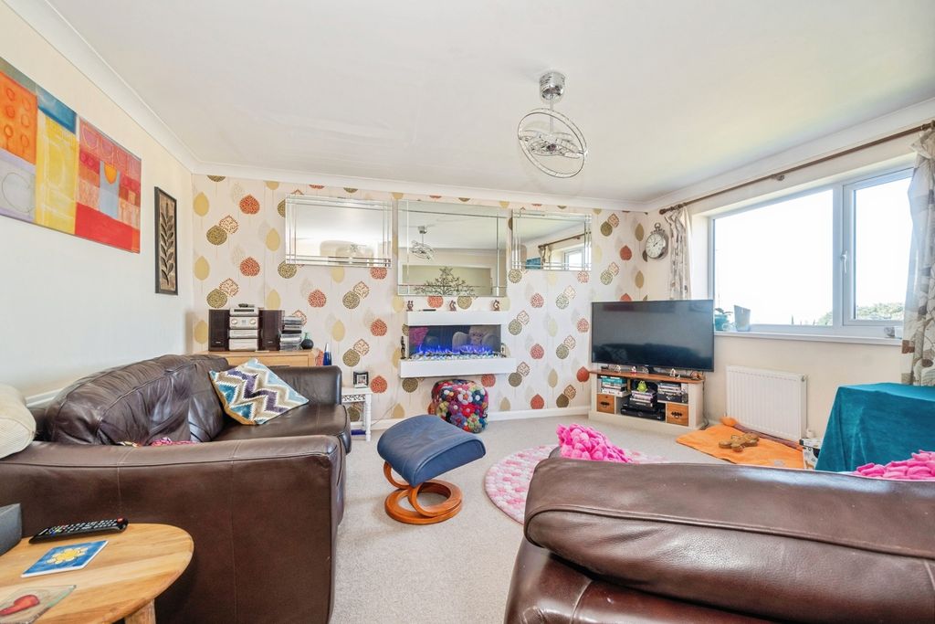 Property photo 2 of 15 Pbox-Img.Jpg