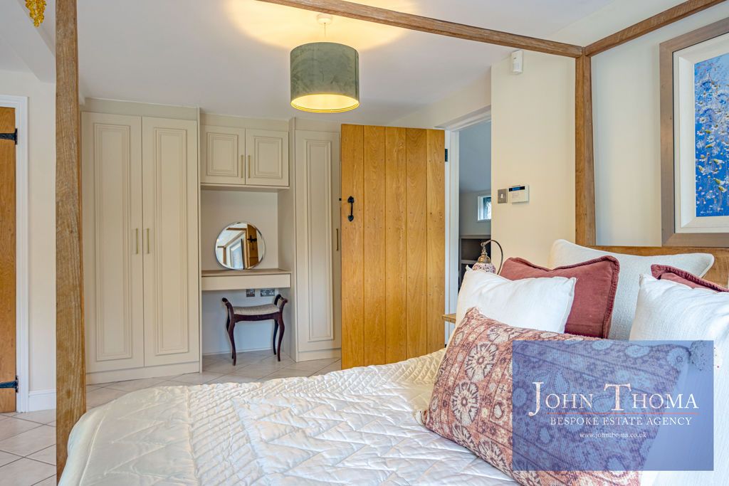 Additional image 24 of 6 bed property to rentMarshalls Barn, Woodside, Epping CM16