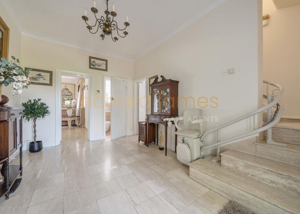 Property photo 2 of 24 9Fa666d4-767c-4A04-8996-E3c59A7Bca83.Jpg