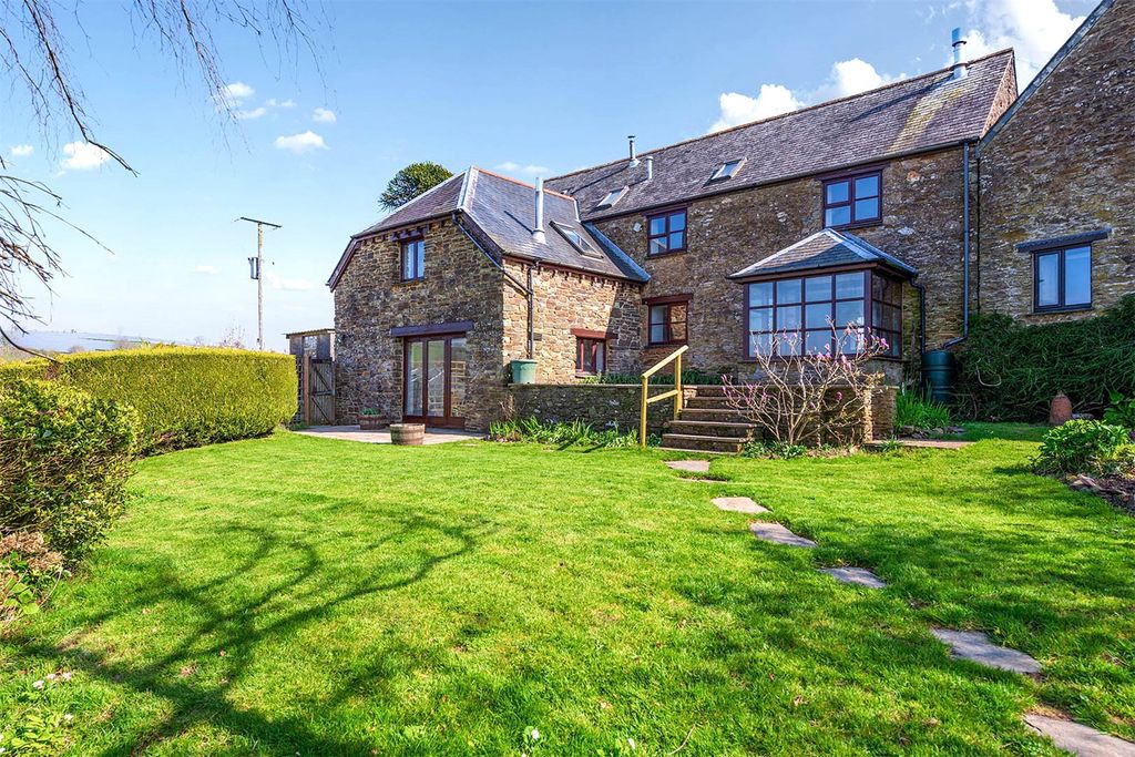 Property photo 2 of 37 Picture No. 47