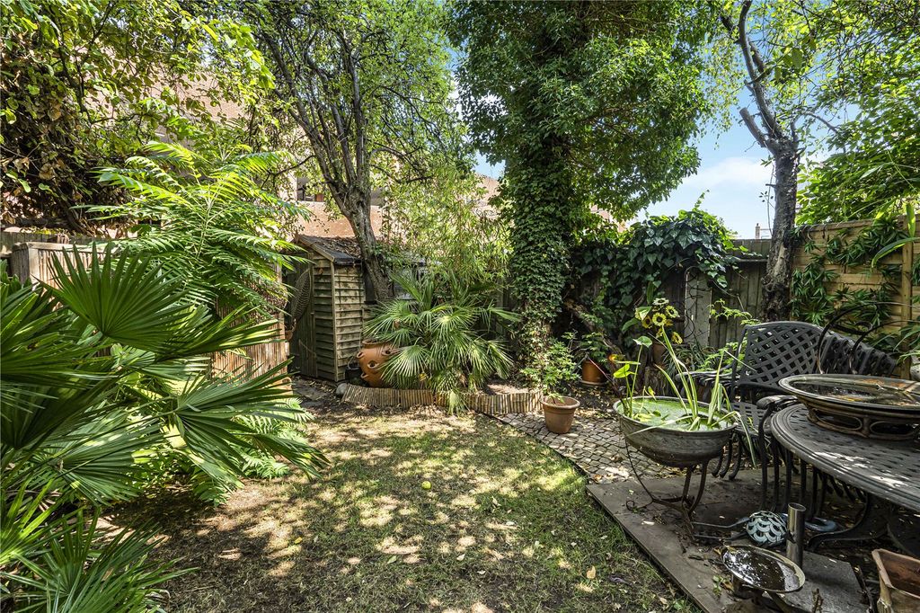 Property photo 1 of 19 Garden