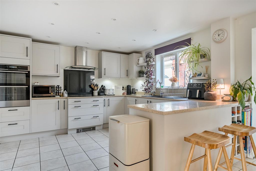 Property photo 2 of 21 1375555-14-690Dffd2Daf92.Jpg