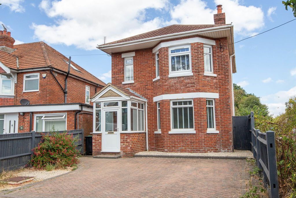 Property photo 1 of 16 External