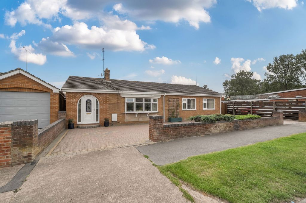 Property photo 2 of 23