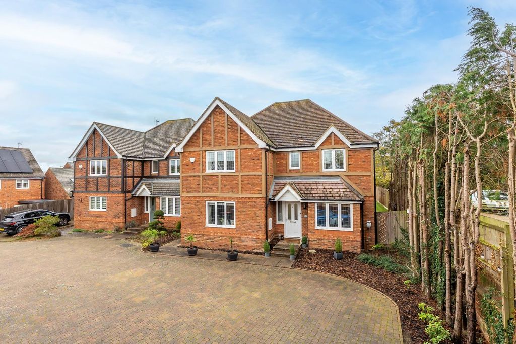 Property photo 1 of 26