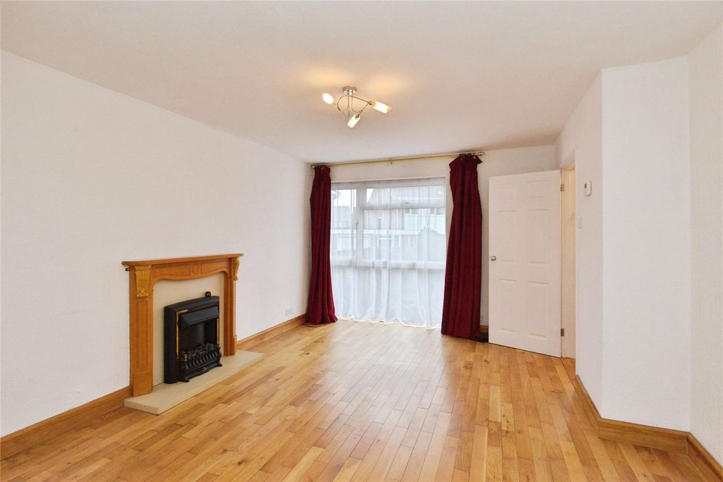 Property photo 3 of 23 Picture No. 21