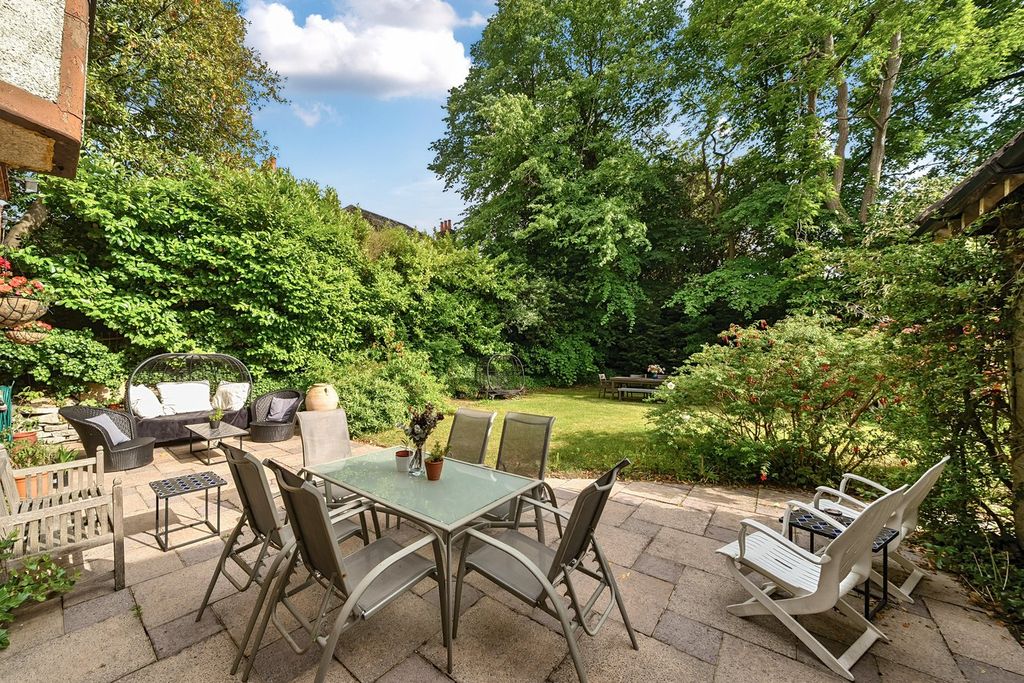 Property photo 3 of 31