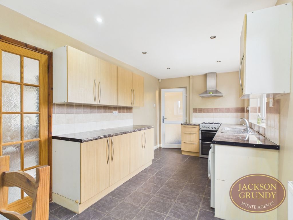 Property photo 3 of 10 Aynho Crescent