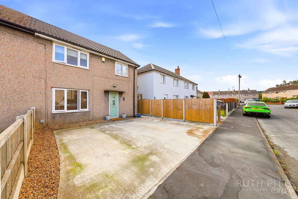 Property photo 2 of 28