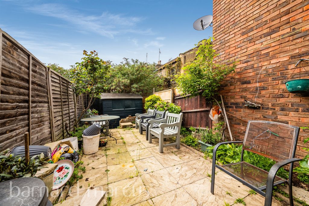 Property photo 3 of 11