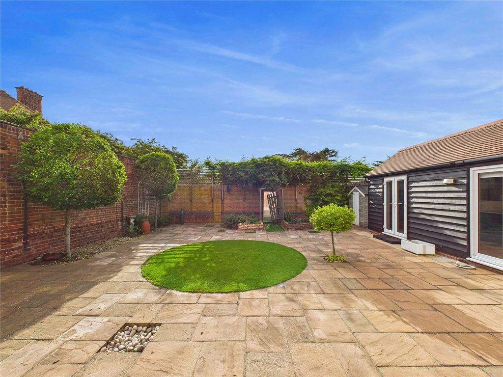 Property photo 3 of 16 3 - Picture No. 25