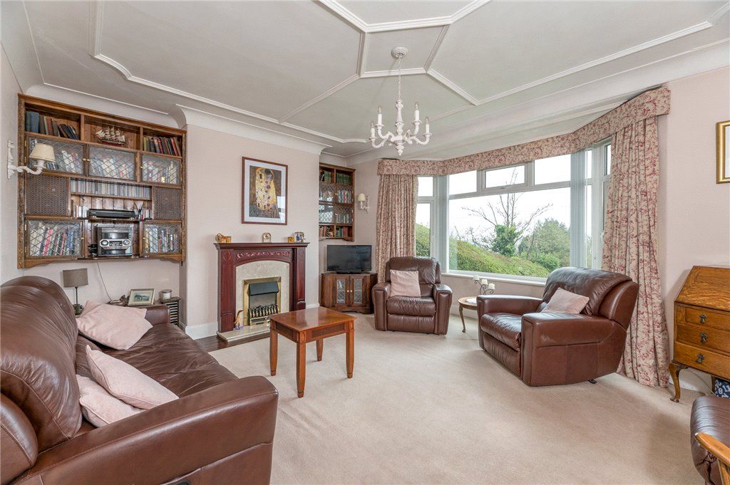 Property photo 3 of 30 Lounge