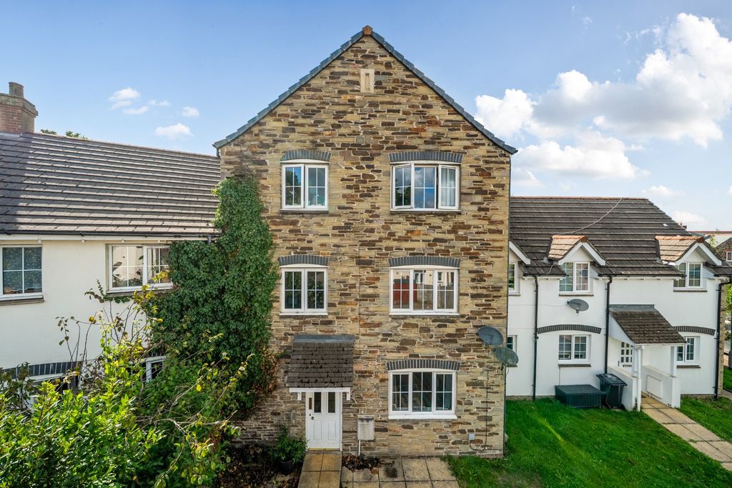 Property photo 1 of 12 5439641