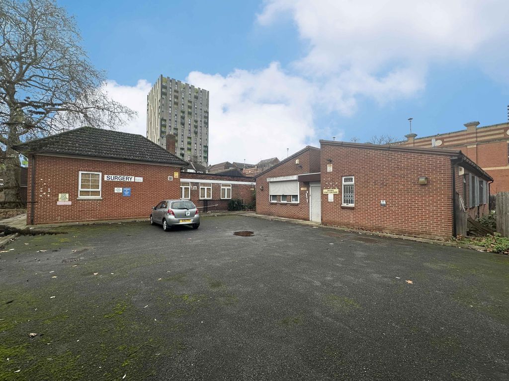 Property photo 2 of 39 0652.Jpg