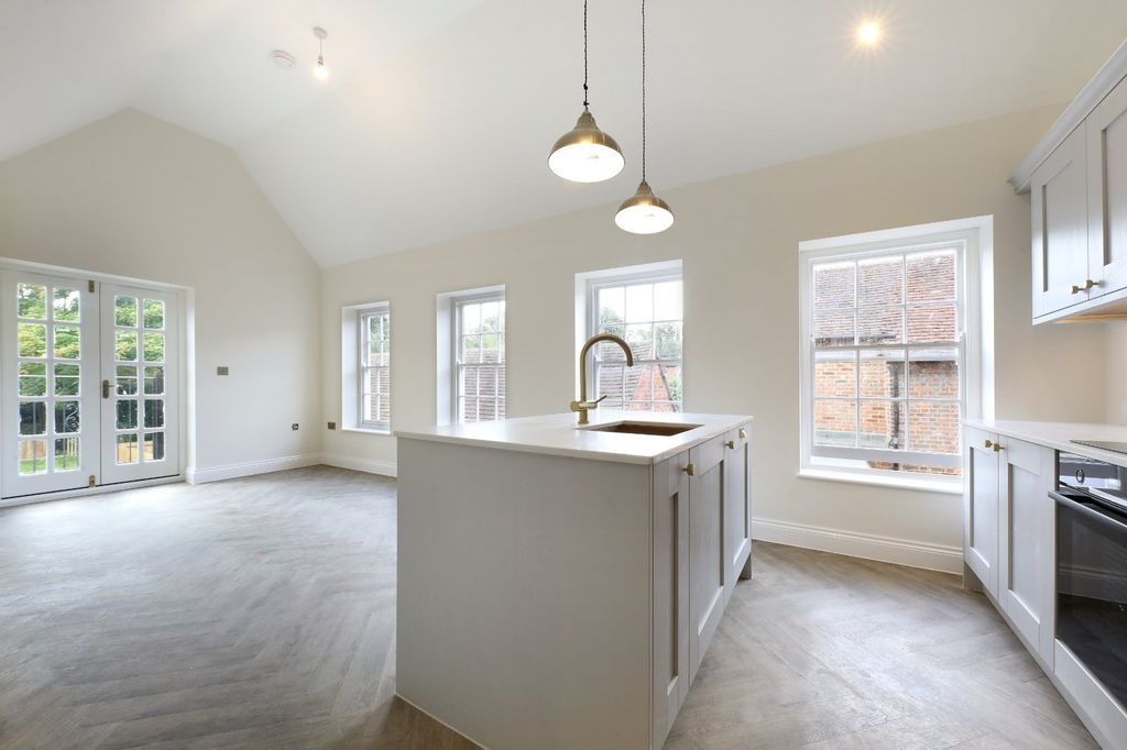 Property photo 1 of 15 Kitchen/Living
