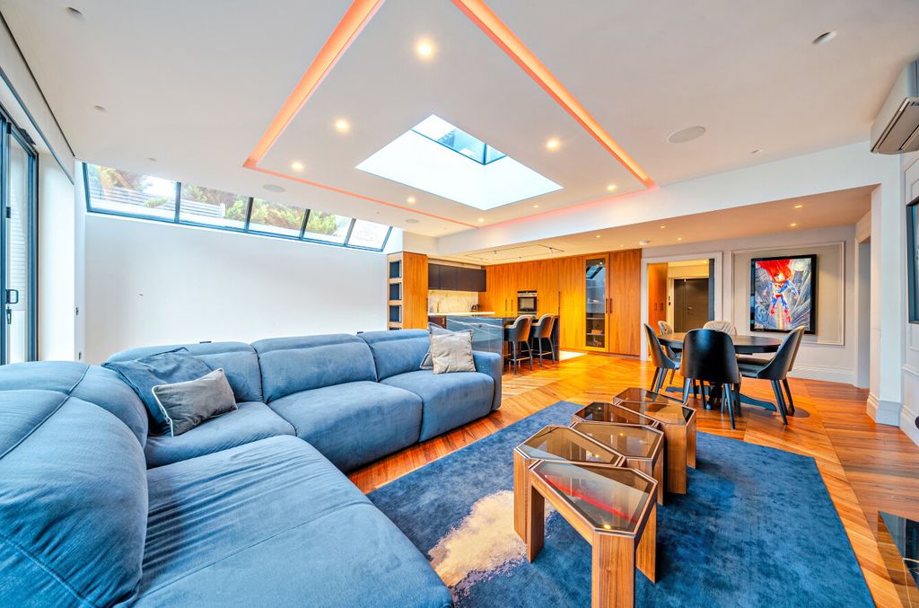 Property photo 3 of 35 1526089-19-6Abbcf...