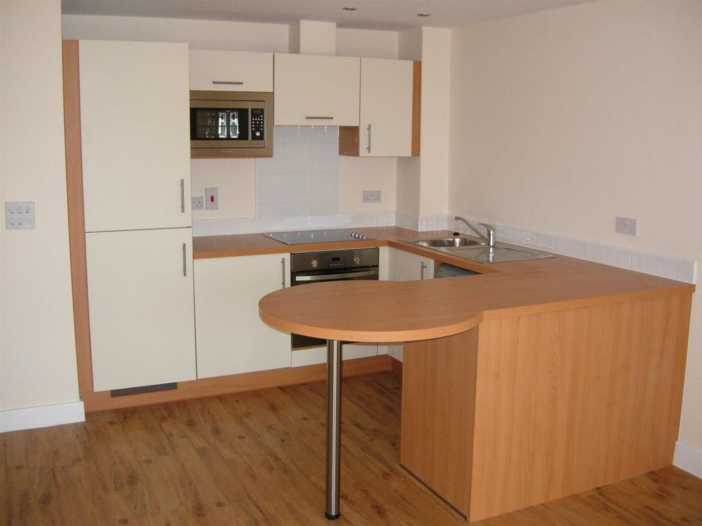 Property photo 3 of 10 Kitchen.Jpg