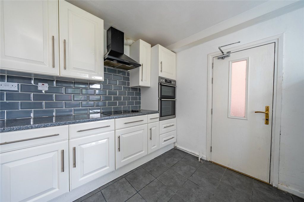 Property photo 3 of 13 Picture No. 12