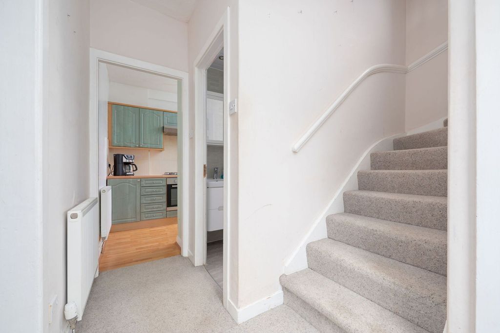 Property photo 3 of 26