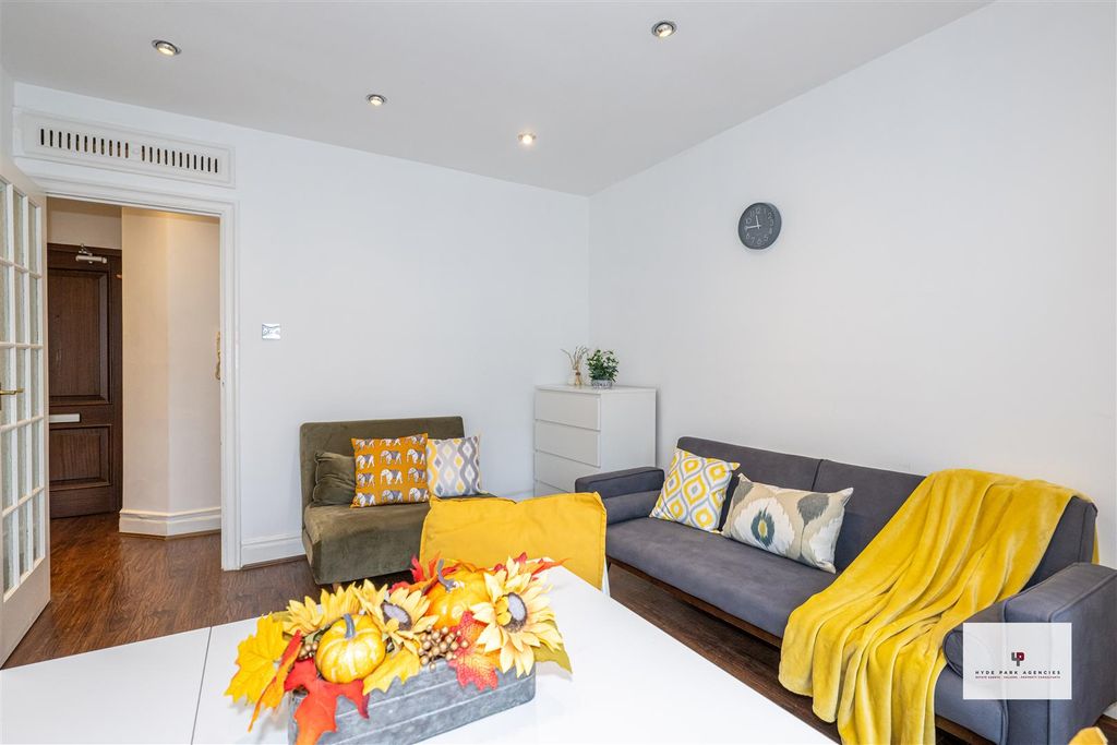 Property photo 1 of 13 Queen’S Court 130-007 Mr - Hpa.Jpg