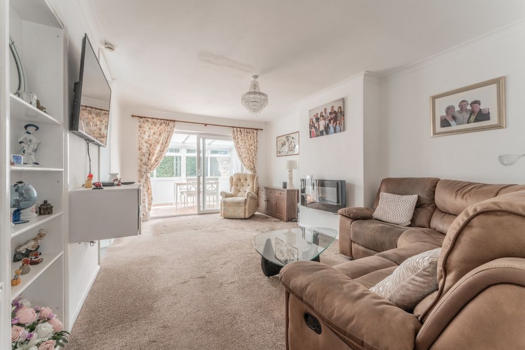 Property photo 2 of 14 5331282