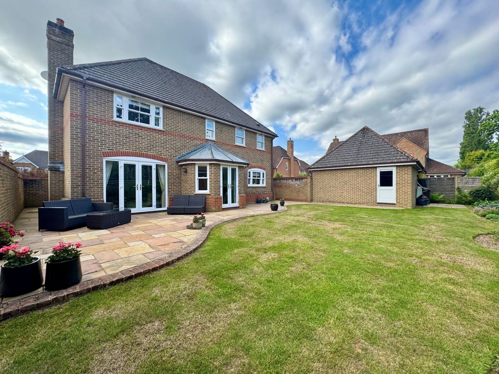 Property photo 2 of 22 Picture No. 36