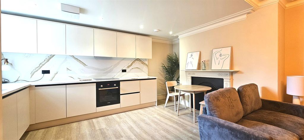 Property photo 1 of 9 8.Jpg