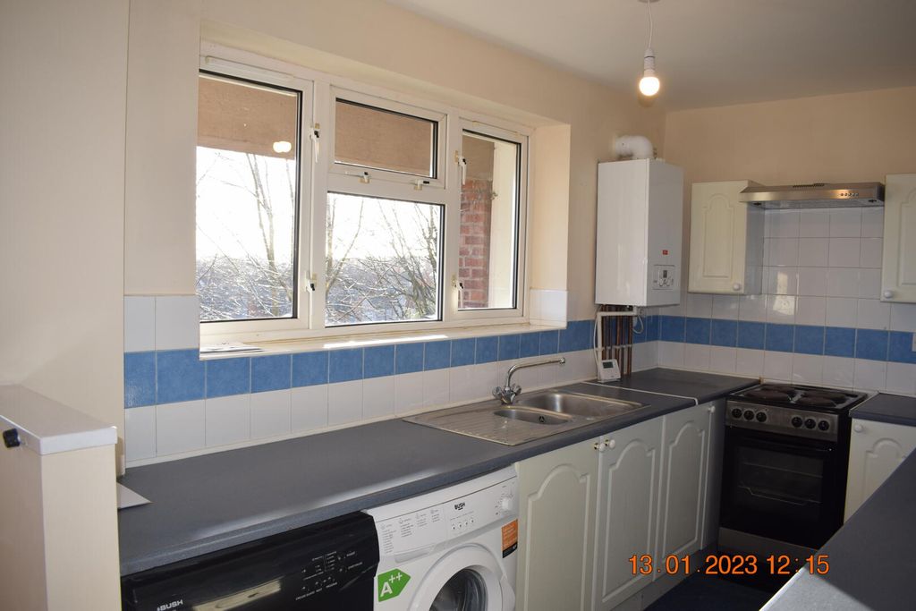 Property photo 2 of 10 Kitchen