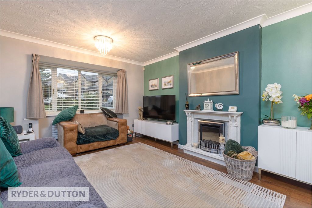 Property photo 2 of 27 Lounge